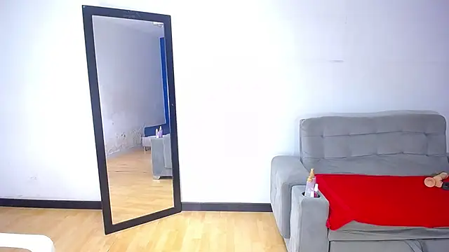 exotic karmella online show from February 4, 2026, 9:42 pm