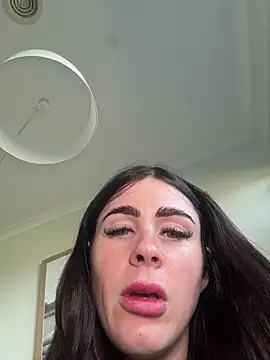 aus queen online show from April 10, 2026, 11:09 pm