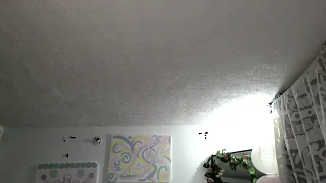 Hellen dumont online show from April 19, 2026, 2:33 am