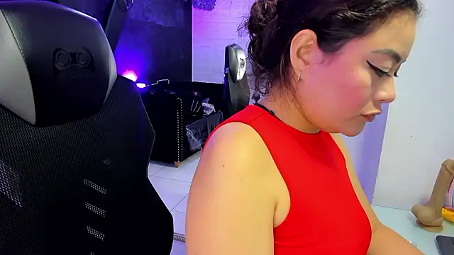 DarlingBDSM  online show from February 2, 2026, 1:32 pm