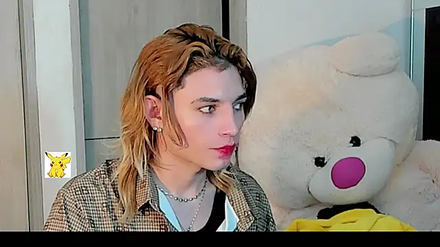 Snapshot of honey_skin chatting on December 28, 2024, 11:48 pm honey skin online show from December 28, 2024, 11:48 pm