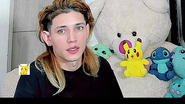 Snapshot of honey_skin chatting on January 11, 2025, 6:33 pm honey skin online show from January 11, 2025, 6:33 pm