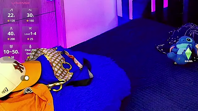 Snapshot of honey_skin chatting on October 2, 2025, 5:25 am honey skin online show from October 2, 2025, 5:25 am