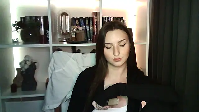 X Alisa online show from April 3, 2026, 6:39 pm