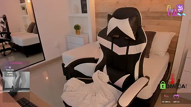 Snapshot of candy_summer28 chatting on February 18, 2026, 7:32 pm candy summer28 online show from February 18, 2026, 7:32 pm