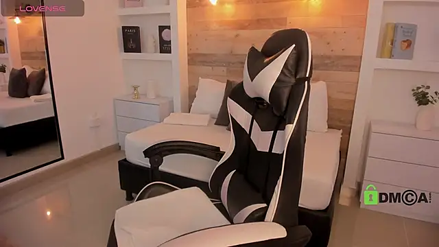 candy summer28 online show from April 9, 2026, 7:08 pm