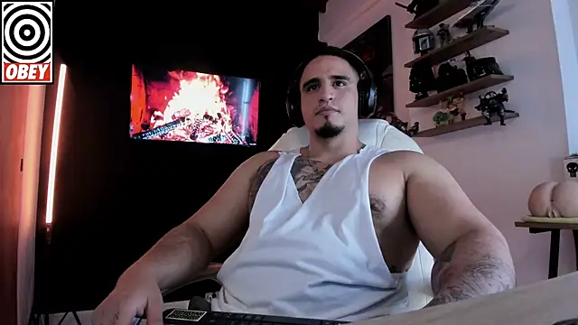 kingbear777 online show from October 4, 2025, 2:20 am