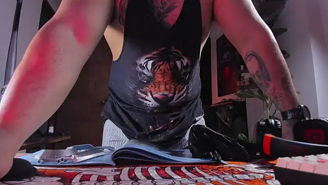 kingbear777 online show from June 3, 2026, 6:27 am