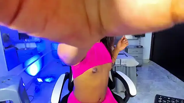 Orianadollx online show from February 12, 2025, 11:40 am