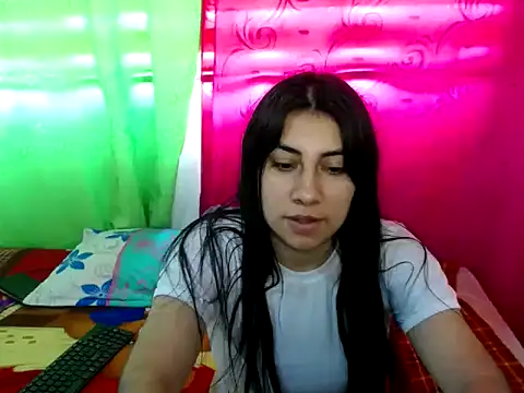  katerin love1 online show from December 20, 2025, 6:48 pm