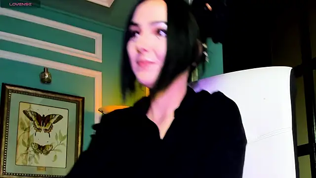 Snapshot of 1Munique chatting on March 9, 2025, 2:43 pm 1Munique online show from March 9, 2025, 2:43 pm