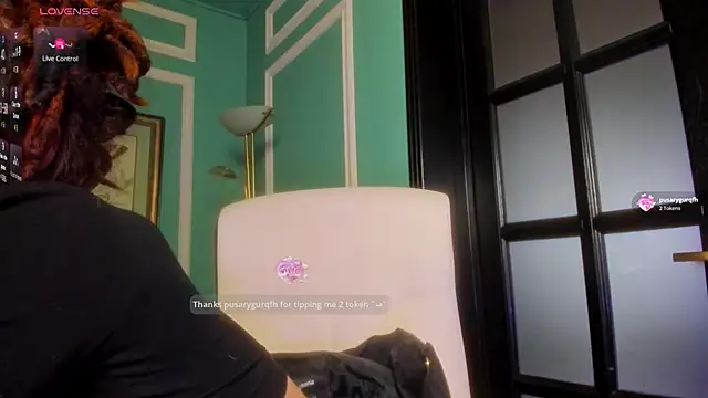 Snapshot of 1Munique chatting on January 8, 2026, 12:40 pm 1Munique online show from January 8, 2026, 12:40 pm