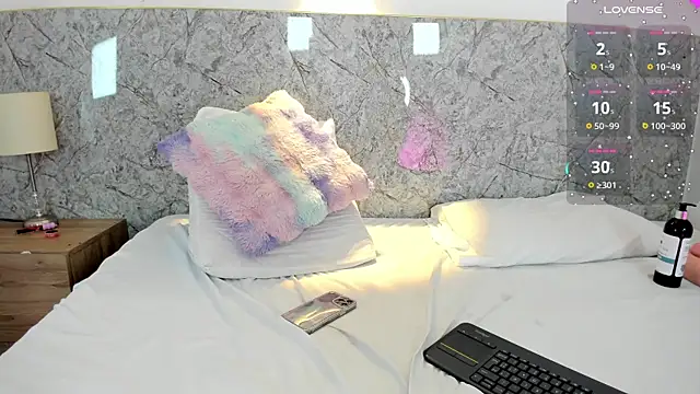 Mia rom11 online show from December 1, 2024, 4:29 pm