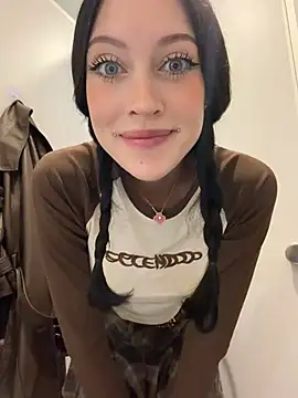 Snapshot of Melissa_crazy chatting on May 4, 2026, 4:36 pm Melissa crazy online show from May 4, 2026, 4:36 pm