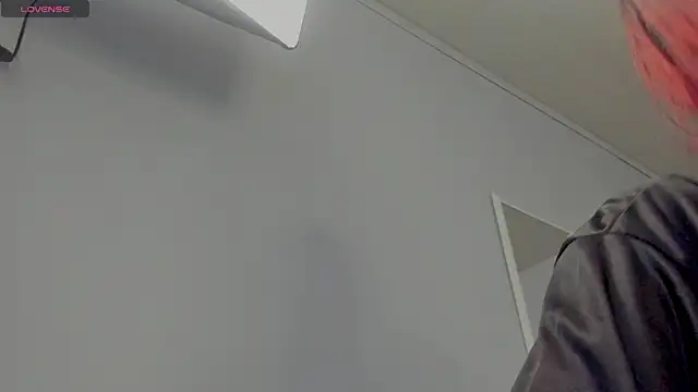 ScarletGV online show from March 6, 2025, 5:24 am