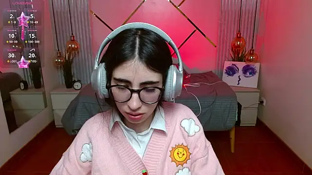 Snapshot of LenaRoses chatting on April 20, 2026, 7:37 pm LenaRoses online show from April 20, 2026, 7:37 pm