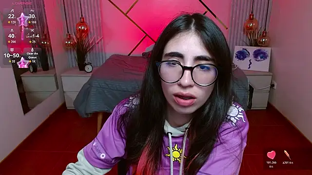 Snapshot of LenaRoses chatting on April 24, 2026, 8:44 pm LenaRoses online show from April 24, 2026, 8:44 pm