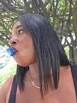 Snapshot of HanaThompson chatting on July 9, 2026, 5:17 pm HanaThompson online show from July 9, 2026, 5:17 pm