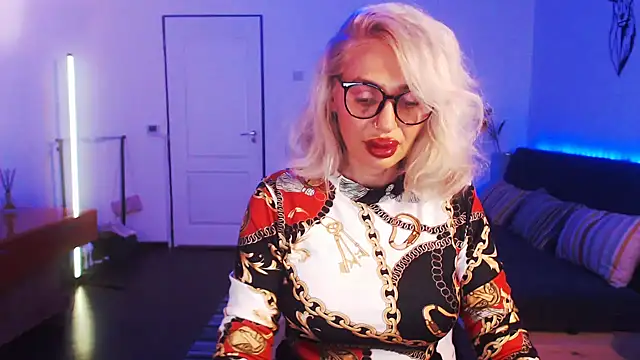 Snapshot of beauty_chl0e chatting on December 11, 2024, 8:18 pm beauty chl0e online show from December 11, 2024, 8:18 pm