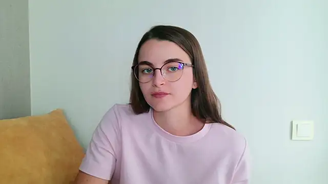 Miss Arwen online show from July 16, 2026, 1:17 pm