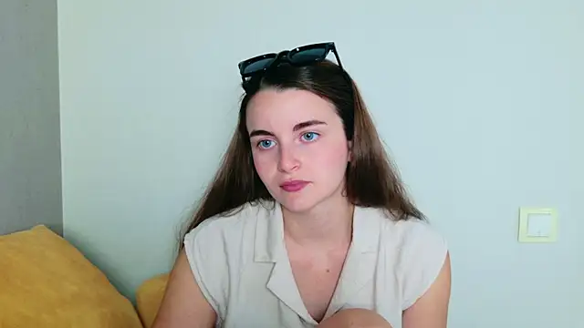 Miss Arwen online show from July 20, 2026, 4:42 pm