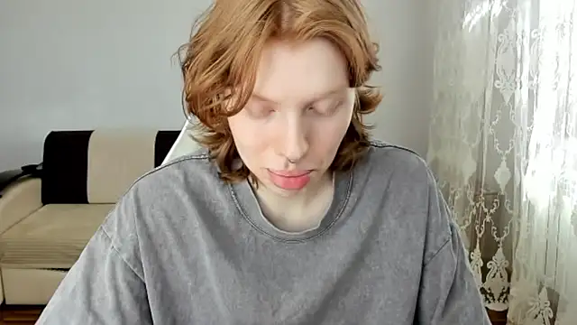 StellaDavis online show from May 5, 2026, 10:34 am