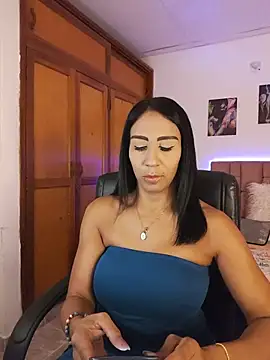 Snapshot of charlotte_bayron02 chatting on June 27, 2026, 1:21 am charlotte bayron02 online show from June 27, 2026, 1:21 am