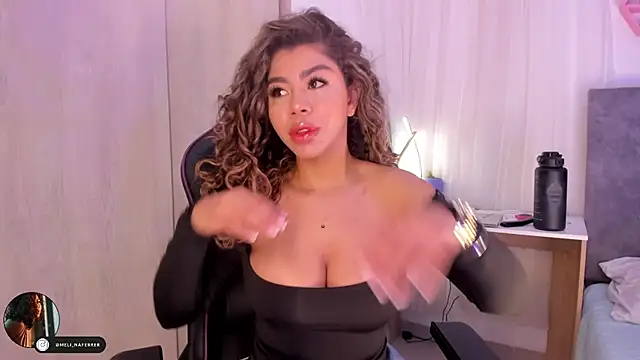 Snapshot of Melina_Ferrer1 chatting on October 6, 2025, 2:14 pm Melina Ferrer1 online show from October 6, 2025, 2:14 pm