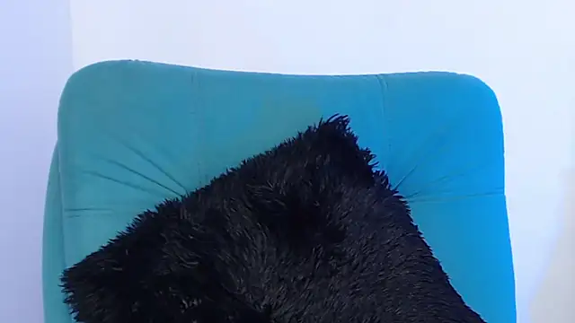 Snapshot of hantonella_ chatting on December 13, 2024, 3:32 pm hantonella  online show from December 13, 2024, 3:32 pm