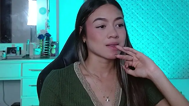 Snapshot of hantonella_ chatting on July 28, 2026, 4:39 pm hantonella online show from July 28, 2026, 4:39 pm