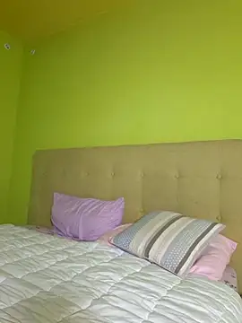 dolcevita002 online show from April 9, 2026, 10:42 am