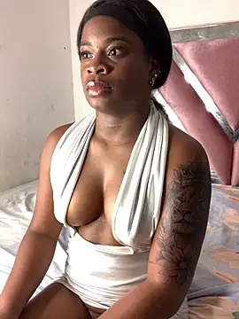 Snapshot of Tamara_Lubezkii chatting on January 16, 2025, 12:23 am Tamara Lubezkii online show from January 16, 2025, 12:23 am