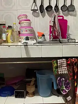 Snapshot of Tamara_Lubezkii chatting on January 25, 2025, 9:04 pm Tamara Lubezkii online show from January 25, 2025, 9:04 pm