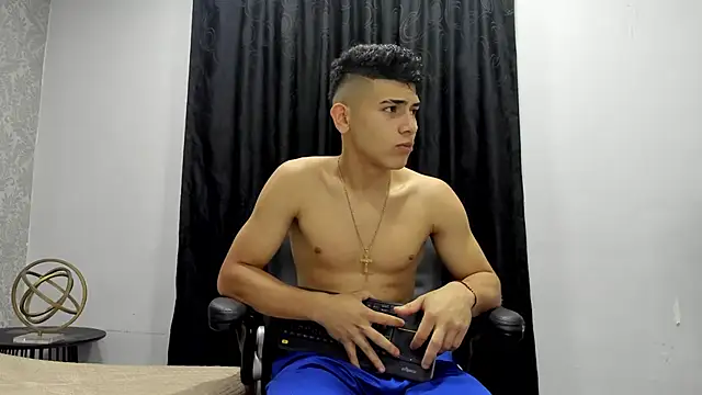 andrew rose  online show from January 22, 2025, 2:46 pm