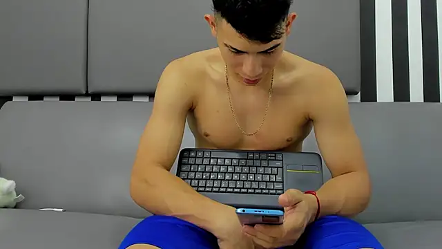 andrew rose  online show from January 31, 2025, 4:47 am