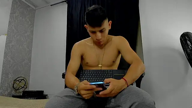 andrew rose  online show from March 7, 2025, 3:29 am