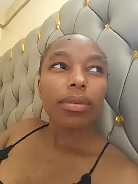 Missthigh online show from February 13, 2026, 12:12 pm