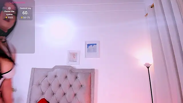 LindaRey  online show from September 23, 2025, 4:59 am