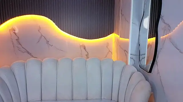 victoria castillo b online show from February 5, 2026, 7:51 pm