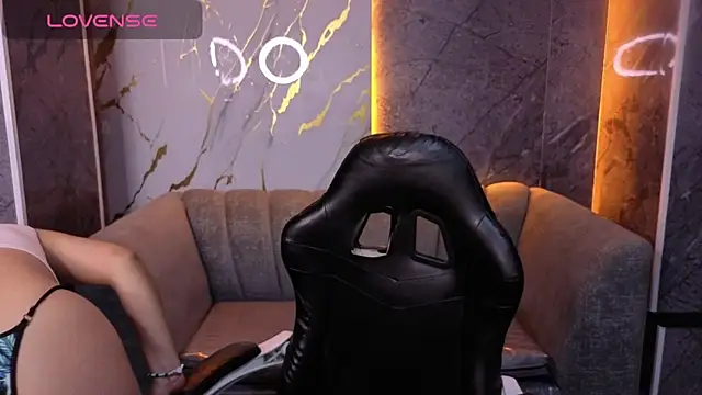 victoria castillo b online show from February 28, 2026, 3:07 am