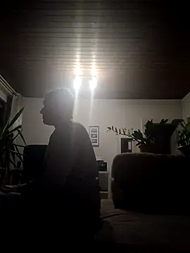 MArciQuarky online show from October 29, 2025, 8:43 pm