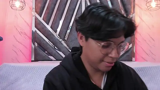 Emmapark  online show from February 13, 2025, 1:29 am