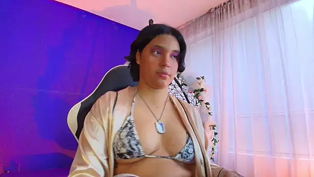 Emmapark  online show from February 18, 2026, 6:37 pm