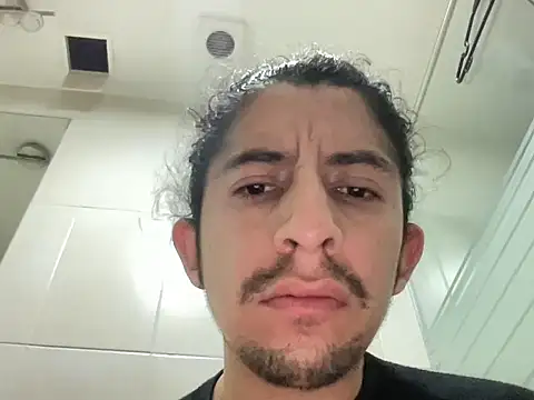 Snapshot of littlelatinhunter chatting on November 29, 2025, 10:02 pm littlelatinhunter online show from November 29, 2025, 10:02 pm