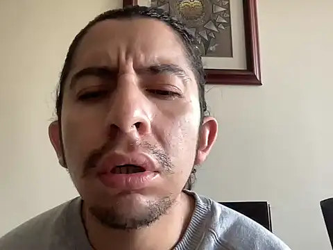 Snapshot of littlelatinhunter chatting on November 30, 2025, 12:20 pm littlelatinhunter online show from November 30, 2025, 12:20 pm