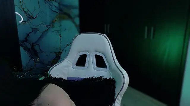 Madison Jackson online show from September 23, 2025, 10:02 pm