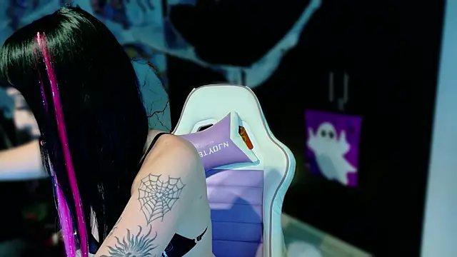 Madison Jackson online show from October 15, 2025, 9:26 pm