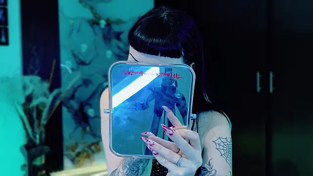 Madison Jackson online show from November 26, 2025, 10:00 pm