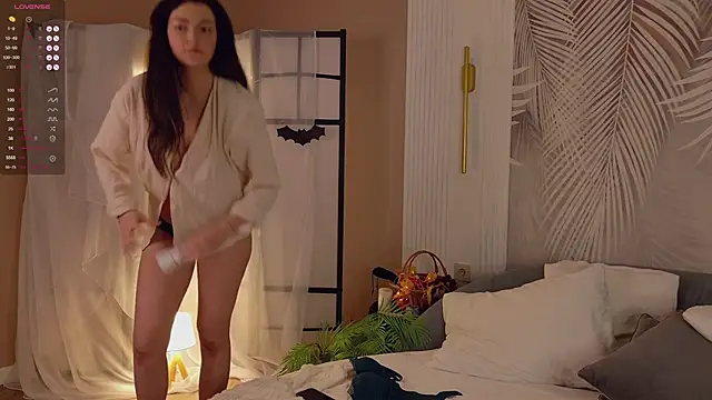 Miley Smile online show from November 6, 2025, 5:25 pm