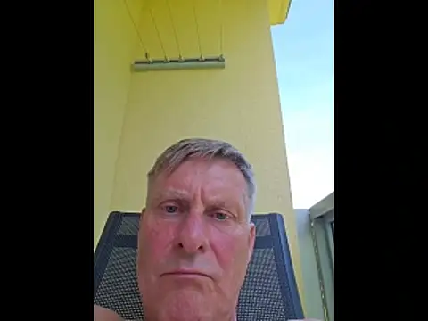johnnym1 online show from May 29, 2026, 12:47 pm
